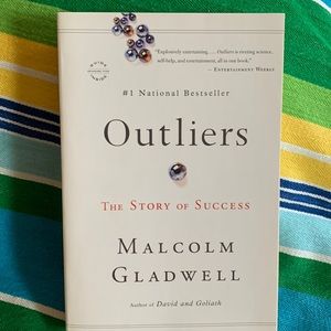 Outliers The Story of Success by Malcolm Gladwell 330 pg paper back book